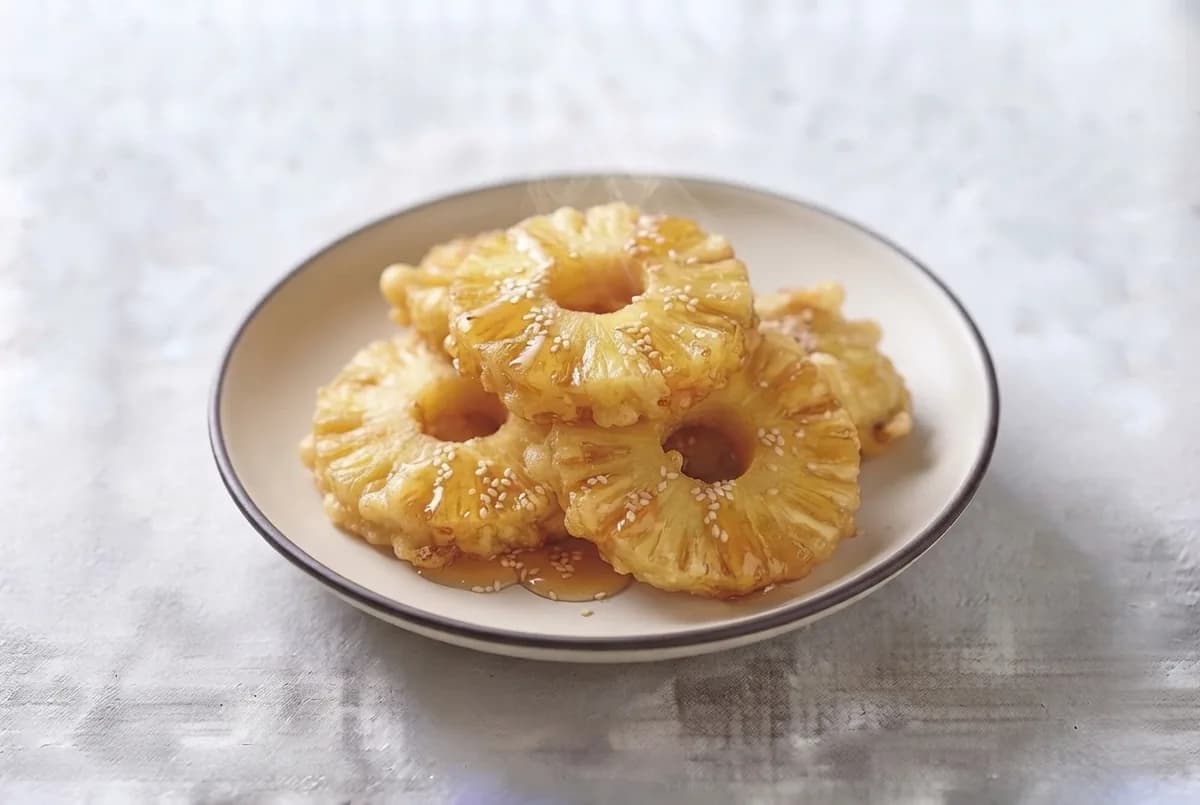 Smažený ananas s medem